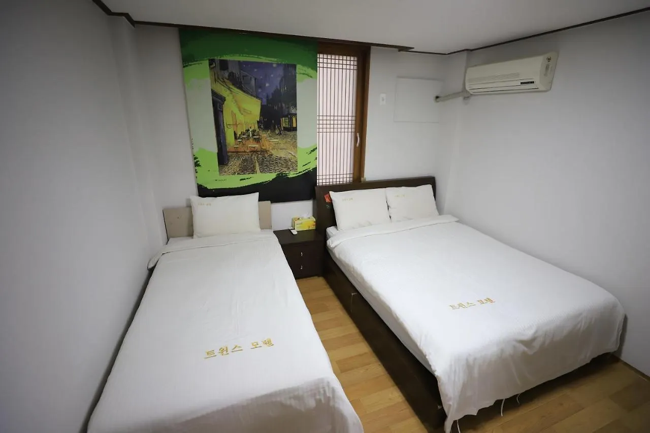 Twins Hotel Czedżu 2*,  Korea Południowa